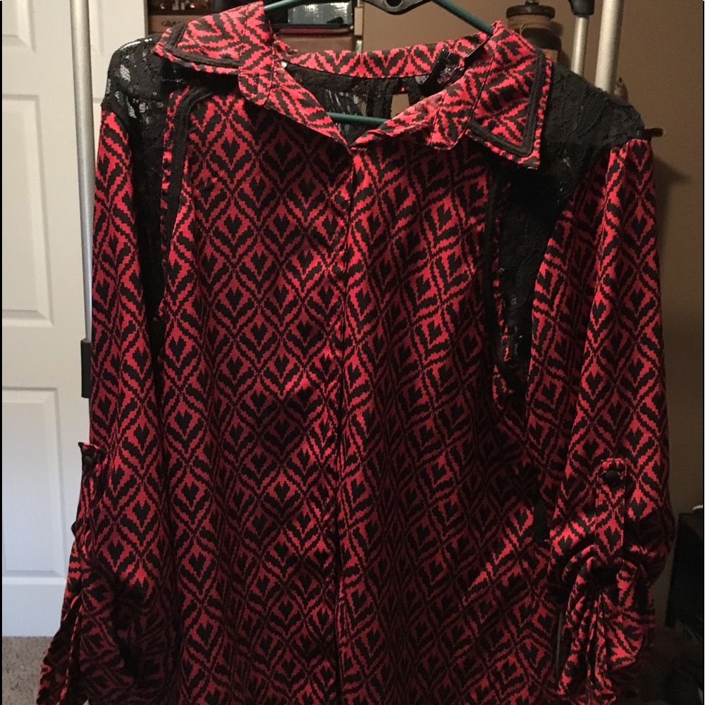 Buckle Top - Picture 2 of 2